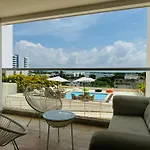 Amazing Loft - 2 Minutes From The Airport!