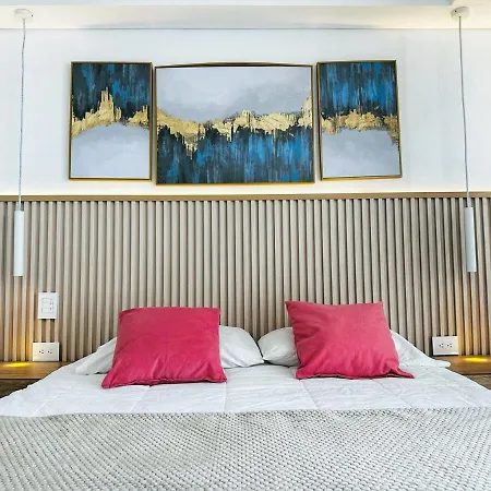 Amazing Loft - 2 Minutes From The Airport!