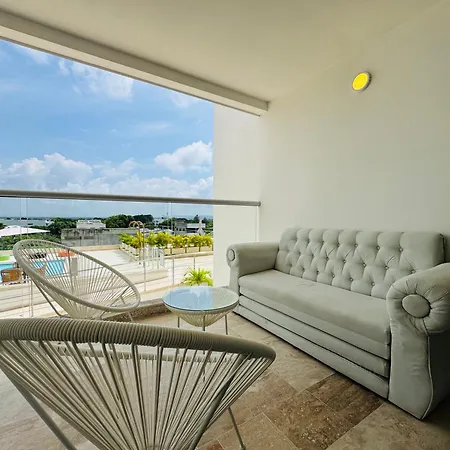 Amazing Loft - 2 Minutes From The Airport! Apartamento Cartagena