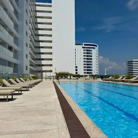 Amazing Loft - 2 Minutes From The Airport! Apartamento *
