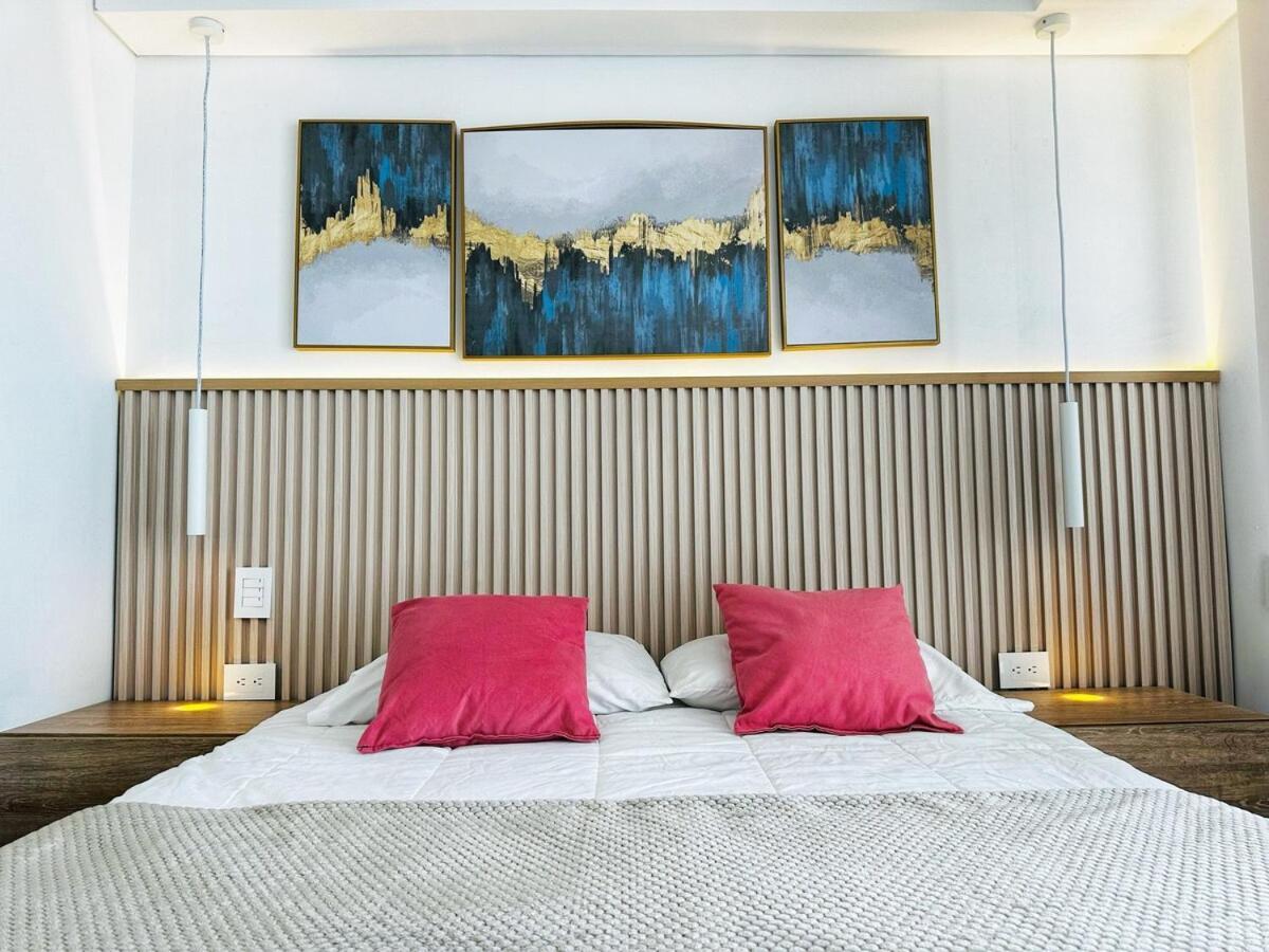 Amazing Loft - 2 Minutes From The Airport!