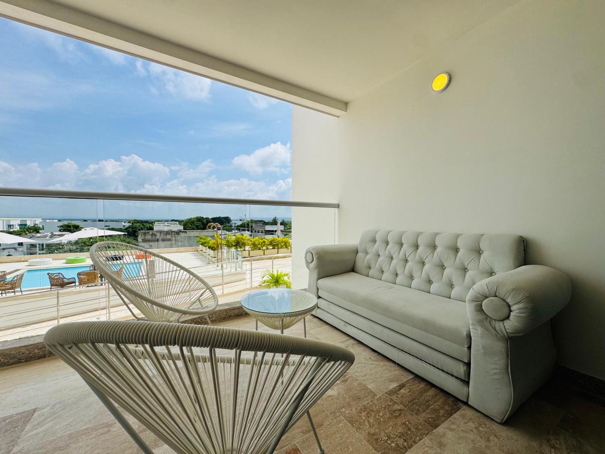 Amazing Loft - 2 Minutes From The Airport! Apartment Cartagena