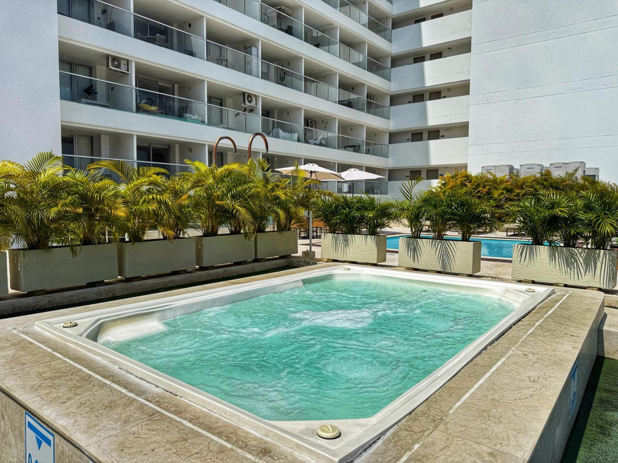 Amazing Loft - 2 Minutes From The Airport!